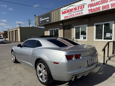 Used 2010 Chevrolet Camaro SS RWD image 5