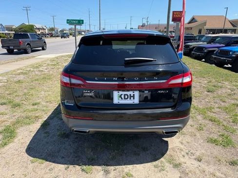 Used 2017 Lincoln MKX Reserve AWD/4WD image 6