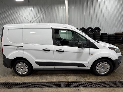 Used 2017 Ford Transit Connect XL image 2