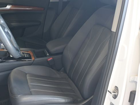 Used 2022 Audi Q5 2.0T Premium Plus w/ Premium Plus Package AWD/4WD image 12