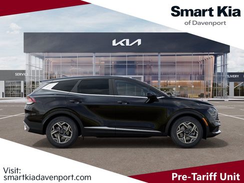 New 2025 Kia Sportage LX image 8
