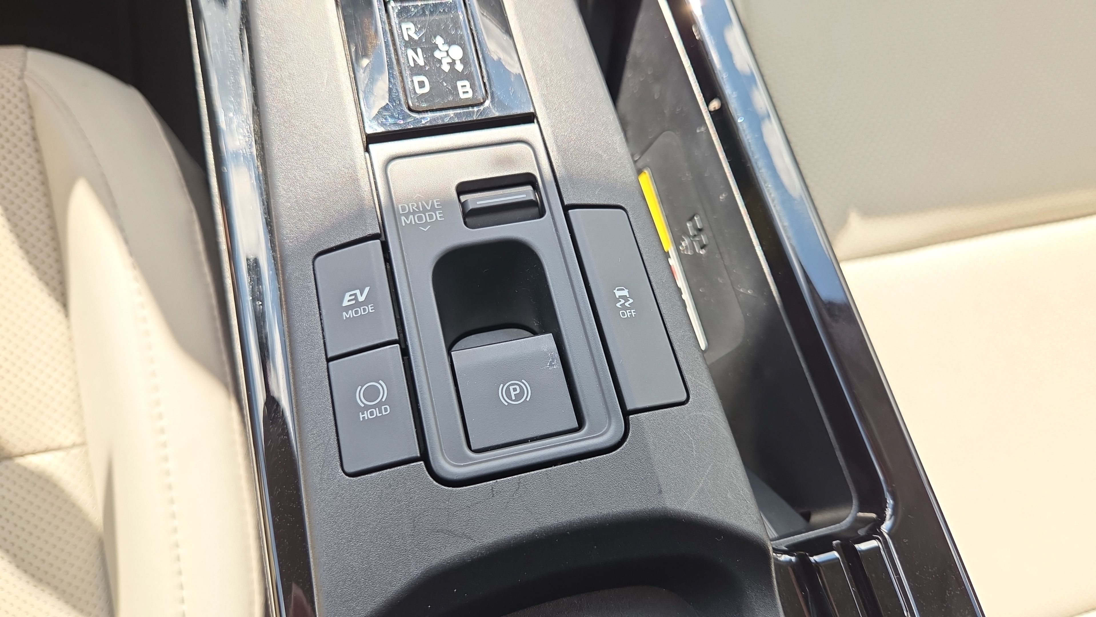 Certified 2023 Toyota Prius XLE FWD image 28