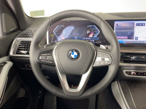 Used 2026 BMW X5 xDrive40i w/ Climate Comfort Package image 13