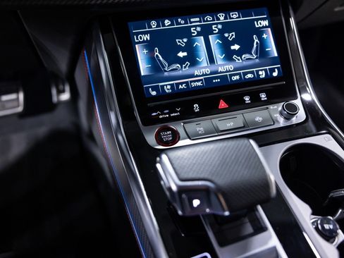 Used 2024 Audi RS Q8 AWD/4WD image 44