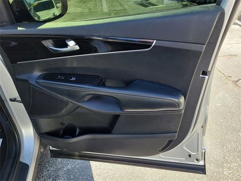 Used 2020 Kia Sorento LX image 33