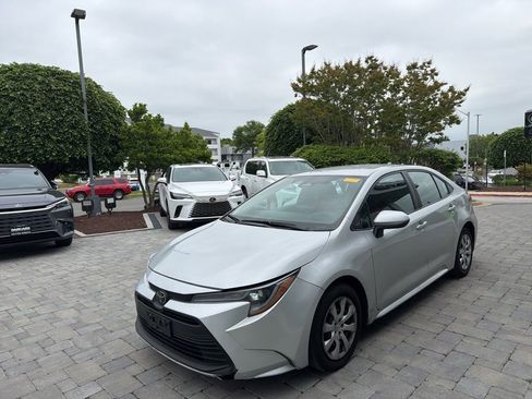 Used 2024 Toyota Corolla LE FWD image 31