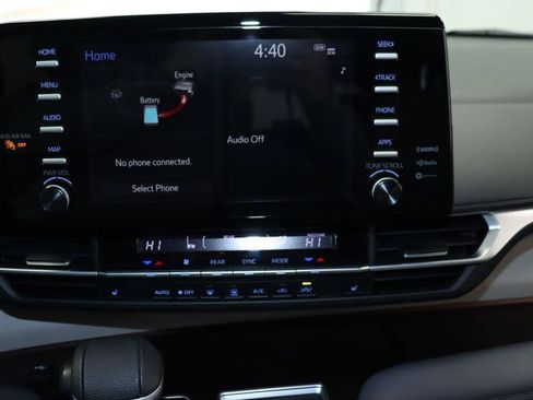 Used 2022 Toyota Sienna XLE AWD/4WD image 19
