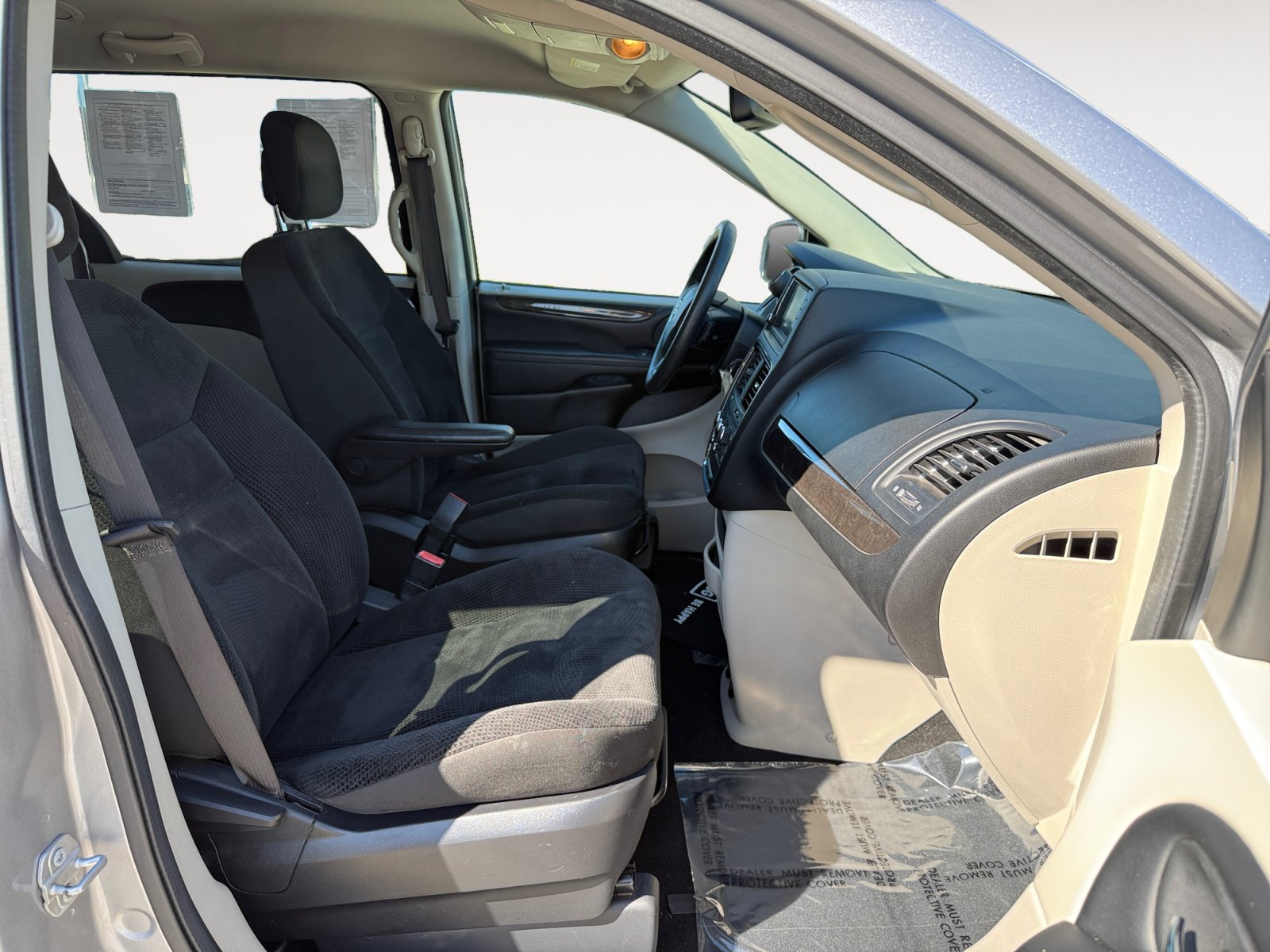 Used 2019 Dodge Grand Caravan SE w/ UConnect Hands-Free Group FWD image 19