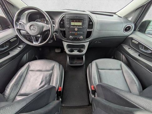 Used 2016 Mercedes-Benz Metris Passenger image 21