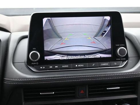 Used 2023 Nissan Rogue S FWD image 24