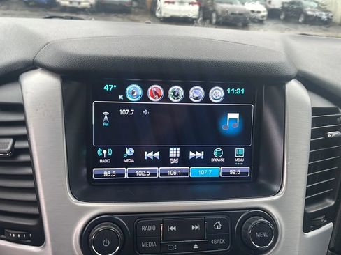 Used 2017 GMC Yukon SLT w/ Open Road Package AWD/4WD image 38