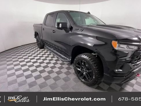 Used 2024 Chevrolet Silverado 1500 LT Trail Boss w/ LT Trail Boss Premium Package image 2