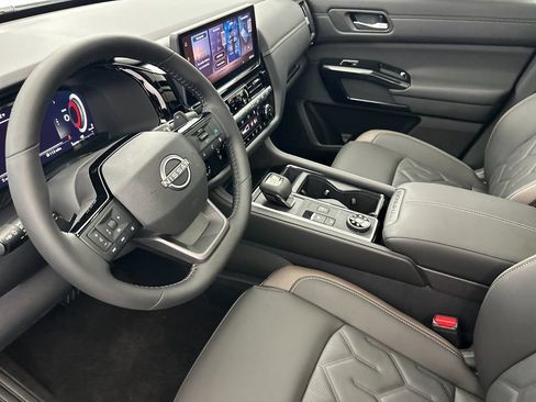 New 2026 Nissan Pathfinder Platinum w/ Cargo Package AWD/4WD image 9