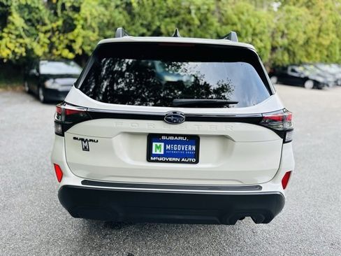 Used 2025 Subaru Forester Premium image 7