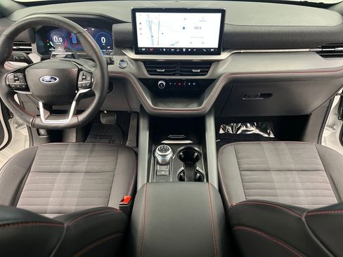 Used 2025 Ford Explorer ST-Line w/ ST-Line Street Pack image 43