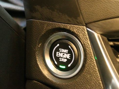 Used 2025 Buick Encore GX Avenir w/ Avenir Technology Package image 25