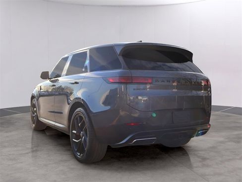 Used 2023 Land Rover Range Rover Sport SE image 5
