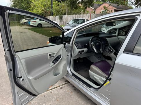 Used 2013 Toyota Prius Two FWD image 14