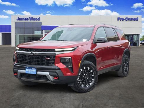 Certified 2025 Chevrolet Traverse Z71 w/ Driver Confidence Package image 1