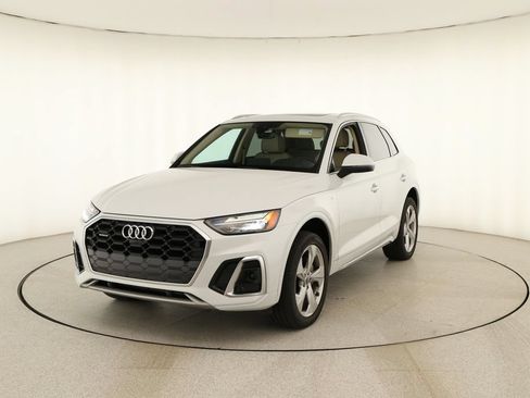 Certified 2023 Audi Q5 2.0T Premium Plus w/ Premium Plus Package AWD/4WD image 12