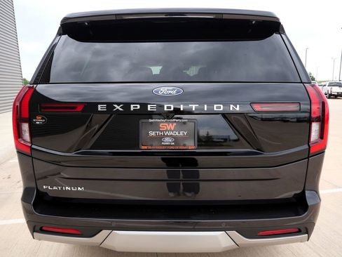 New 2026 Ford Expedition Platinum w/ Driver's Package AWD/4WD image 5