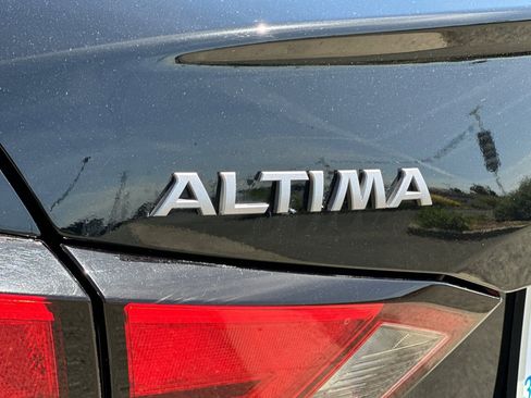 Used 2025 Nissan Altima 2.5 SV FWD image 26