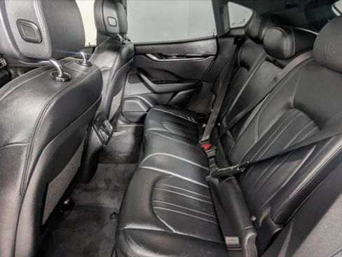 Used 2018 Maserati Levante image 18