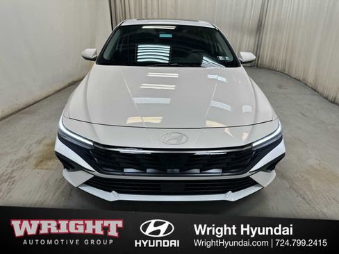 Certified 2025 Hyundai Elantra SEL FWD image 2