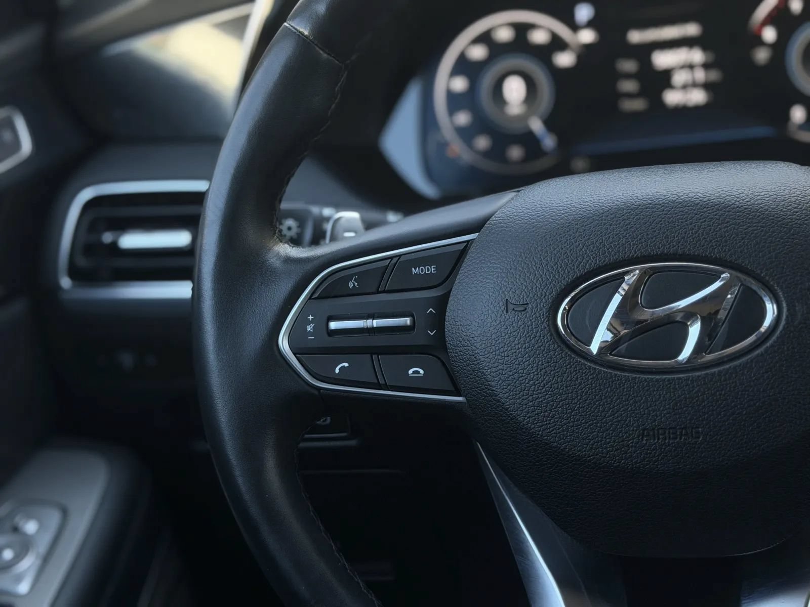 Used 2022 Hyundai Palisade Limited w/ Winter Package FWD image 22