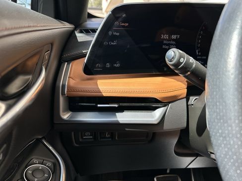 Certified 2024 Cadillac XT4 Sport AWD/4WD image 25