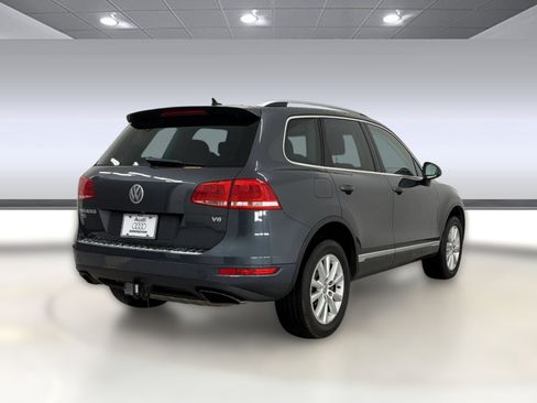 Used 2014 Volkswagen Touareg Sport AWD/4WD image 9