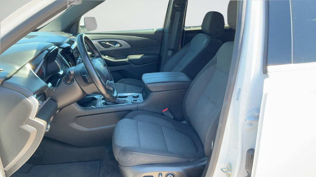 Used 2023 Chevrolet Traverse LT FWD image 17