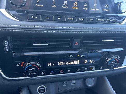 Used 2022 Nissan Rogue SL w/ SL Premium Package image 25