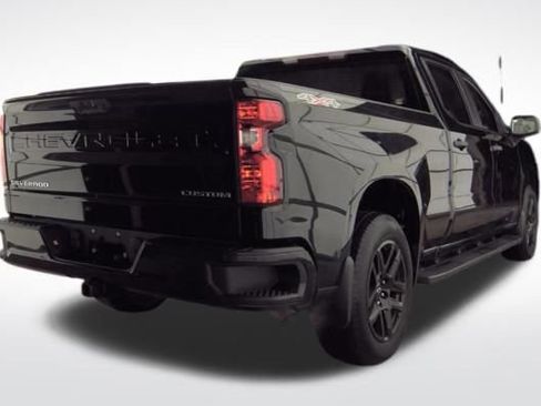 Used 2023 Chevrolet Silverado 1500 Custom image 5