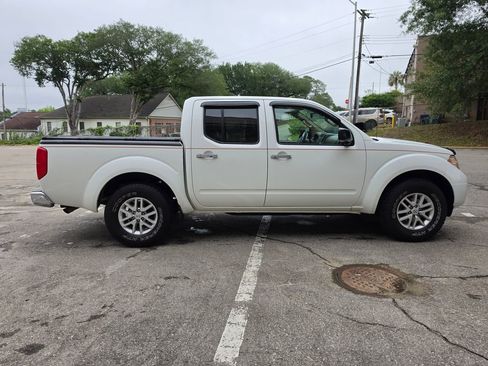 Used 2017 Nissan Frontier SV RWD image 15