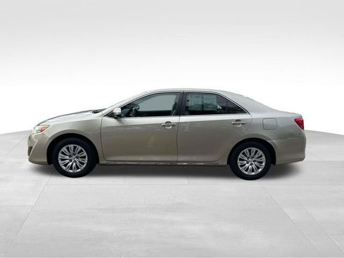 Used 2013 Toyota Camry LE image 5