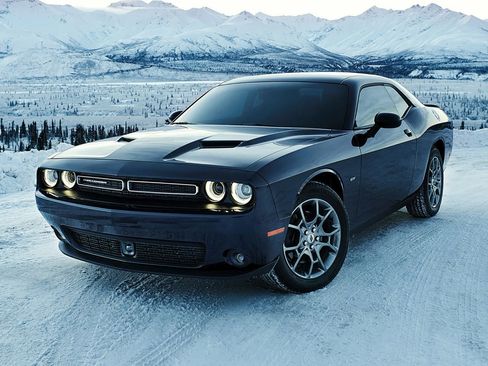 Used 2018 Dodge Challenger GT image 1
