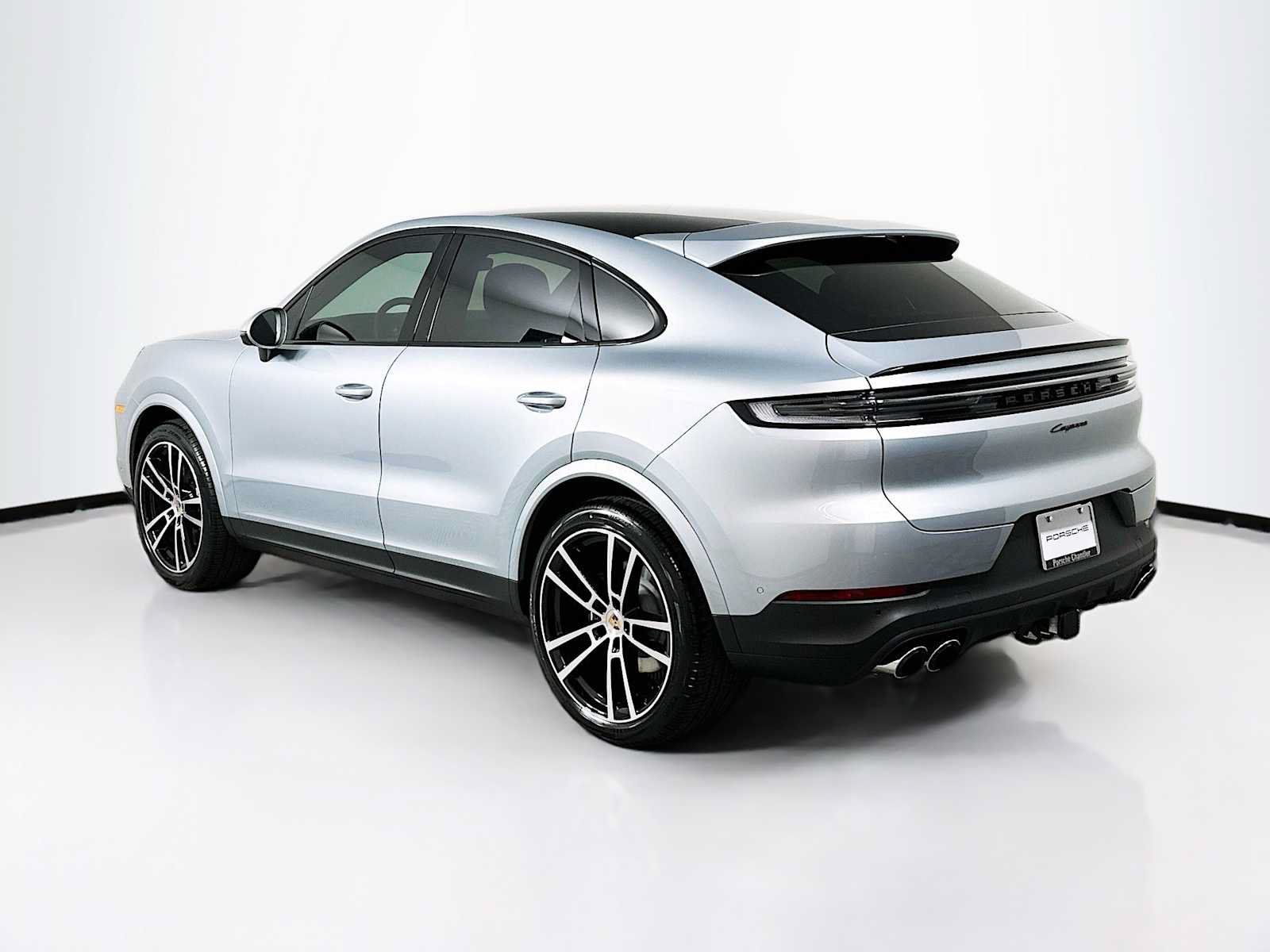 Used 2026 Porsche Cayenne Coupe AWD/4WD image 3
