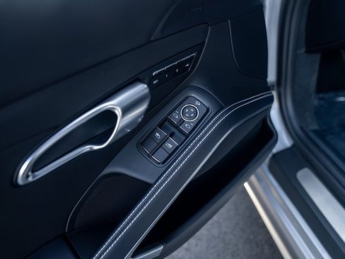 Certified 2024 Porsche 718 Boxster image 19