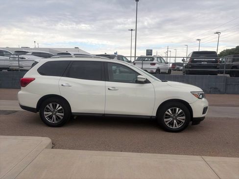 Used 2020 Nissan Pathfinder SV FWD image 4