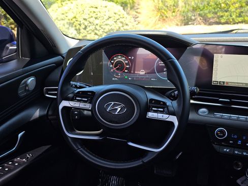 Used 2023 Hyundai Elantra Limited FWD image 20