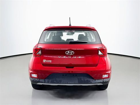 Used 2024 Hyundai Venue SEL image 5