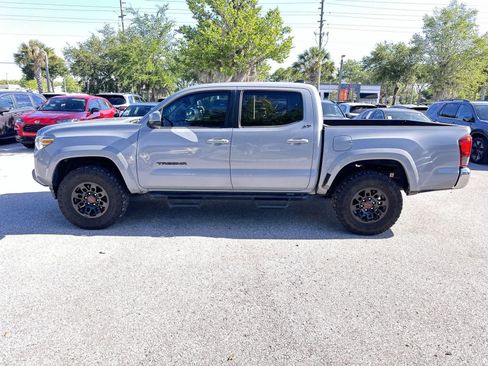 Used 2019 Toyota Tacoma SR5 RWD image 3