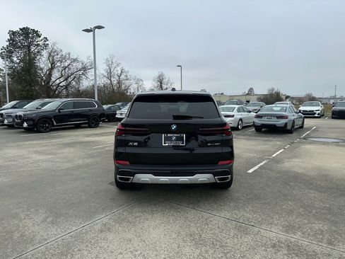 Certified 2025 BMW X5 sDrive40i w/ Climate Comfort Package image 8