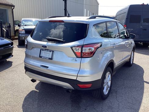 Used 2018 Ford Escape SE w/ SE Sync 3 Package AWD/4WD image 5