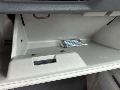 Used 2010 Dodge Grand Caravan SE w/ Climate Group FWD image 38