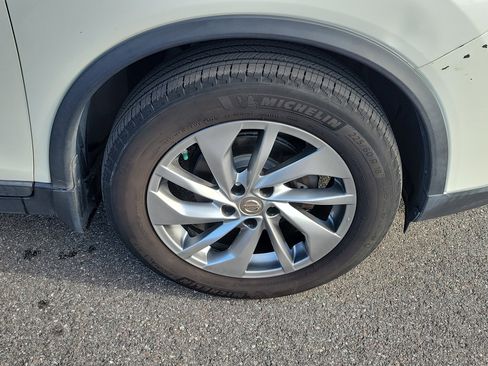 Used 2015 Nissan Rogue SL w/ SL Premium Package image 42