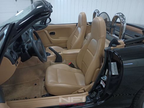 Used 1999 MAZDA MX-5 Miata RWD image 33