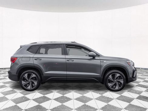 Used 2024 Volkswagen Taos SE AWD/4WD image 10