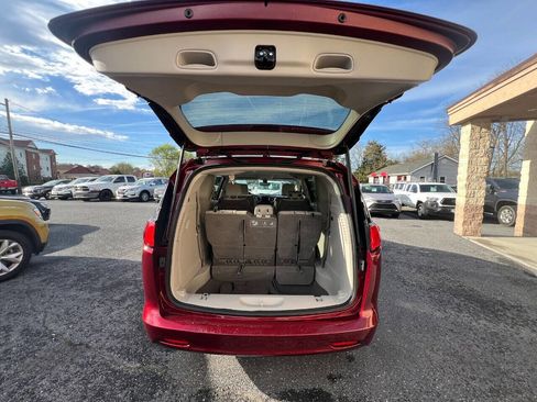 Used 2021 Chrysler Voyager Lxi image 27